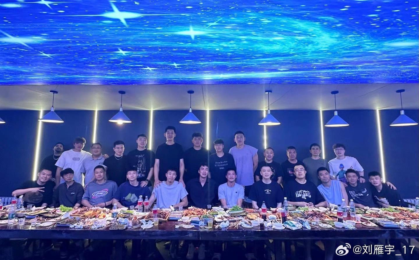 开云-刘雁宇晒全队合影告别辽宁：聚也不是开始，散也不是结束
